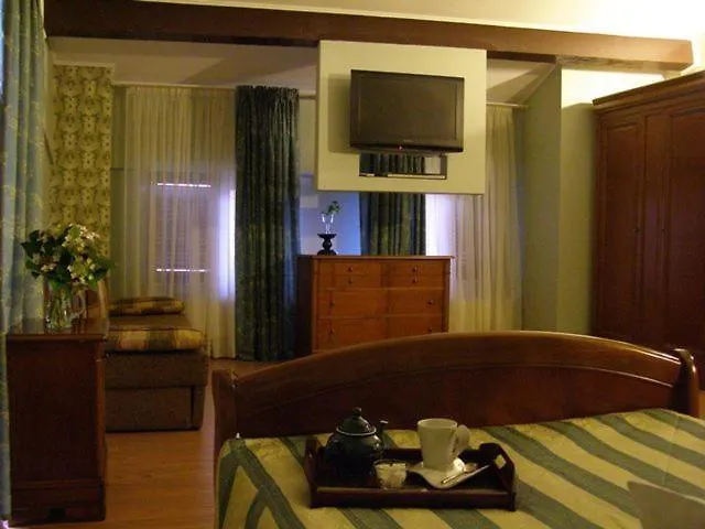 The Seasons Hotel Tunarii