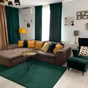 Villagrey Tunari וילה