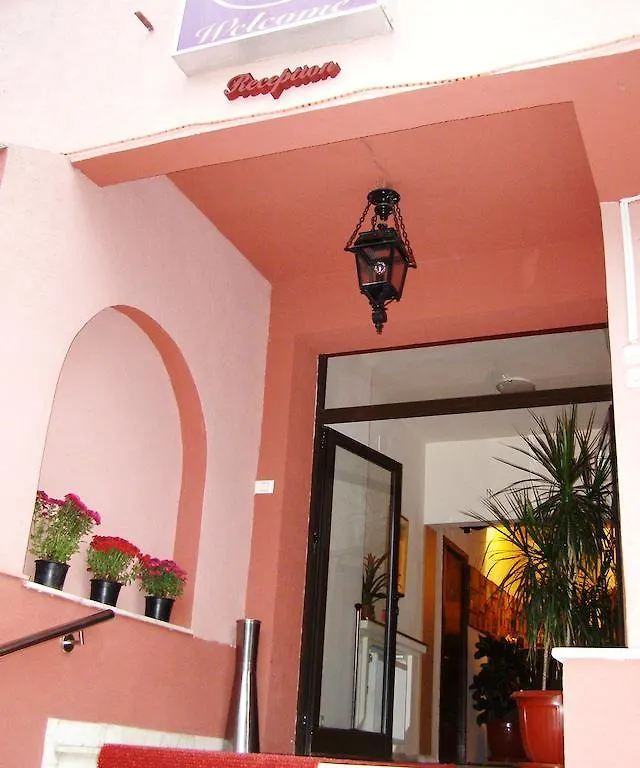 The Seasons Hotel Tunari